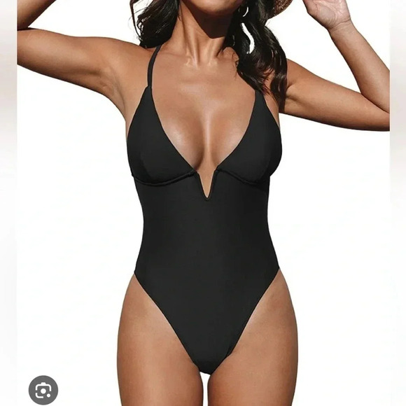 Cupshe Deep V-Wire Cross Back Cheeky One Piece Swimsuit Size Large Black - Picture 3 of 9